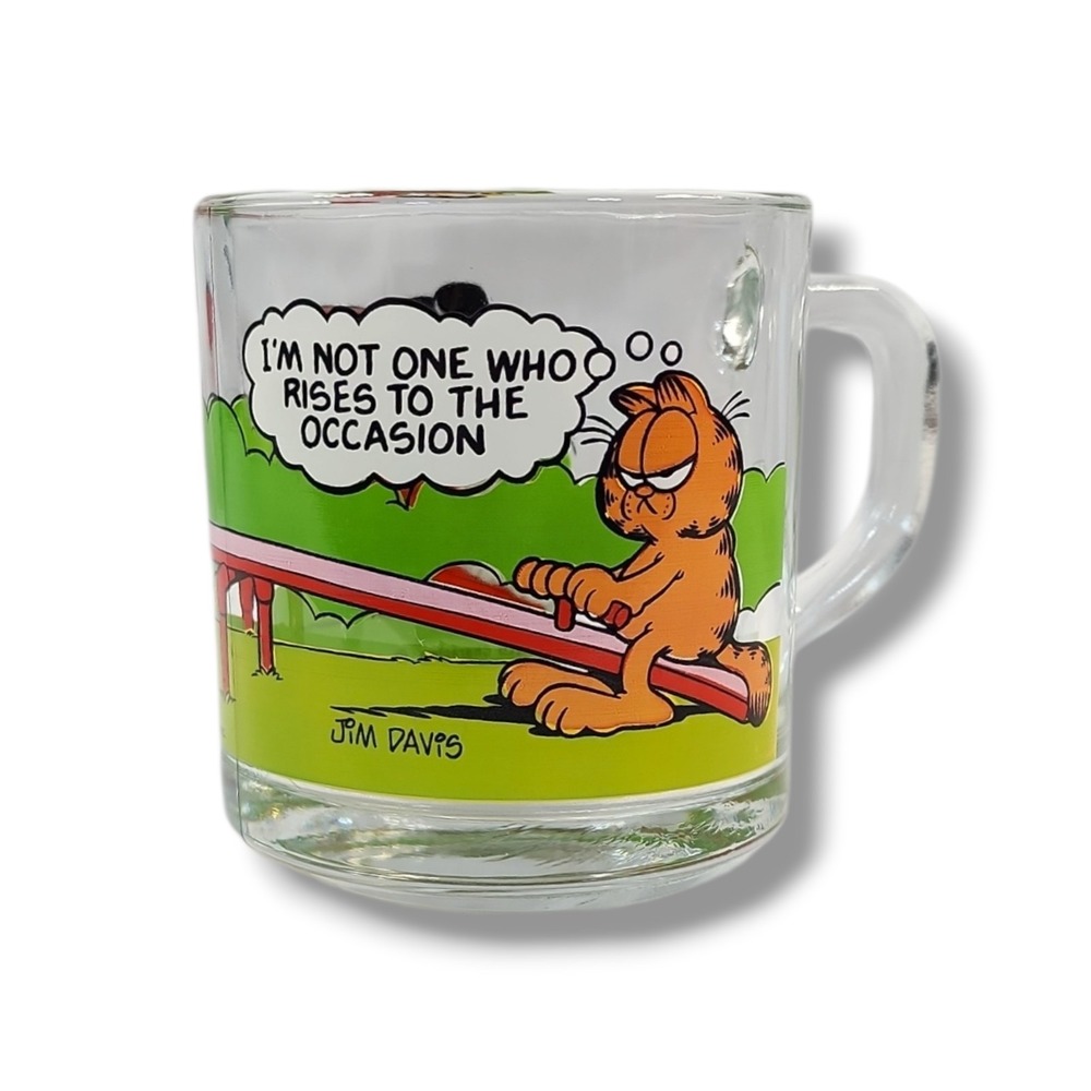 Vintage 1980s Garfield McDonald's Glass Mug - Odie, Arlene, Garfield and Friends